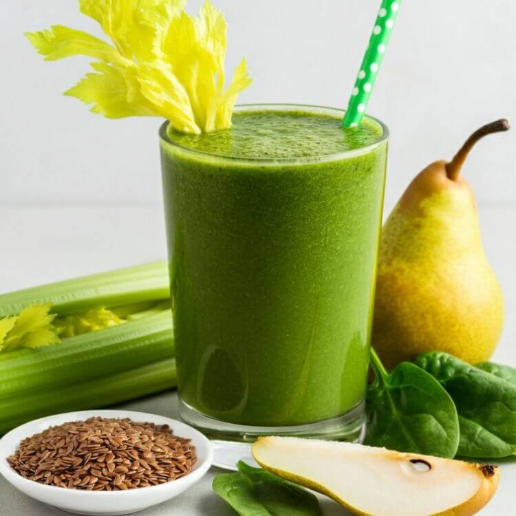 Celery & Pear Green Smoothie