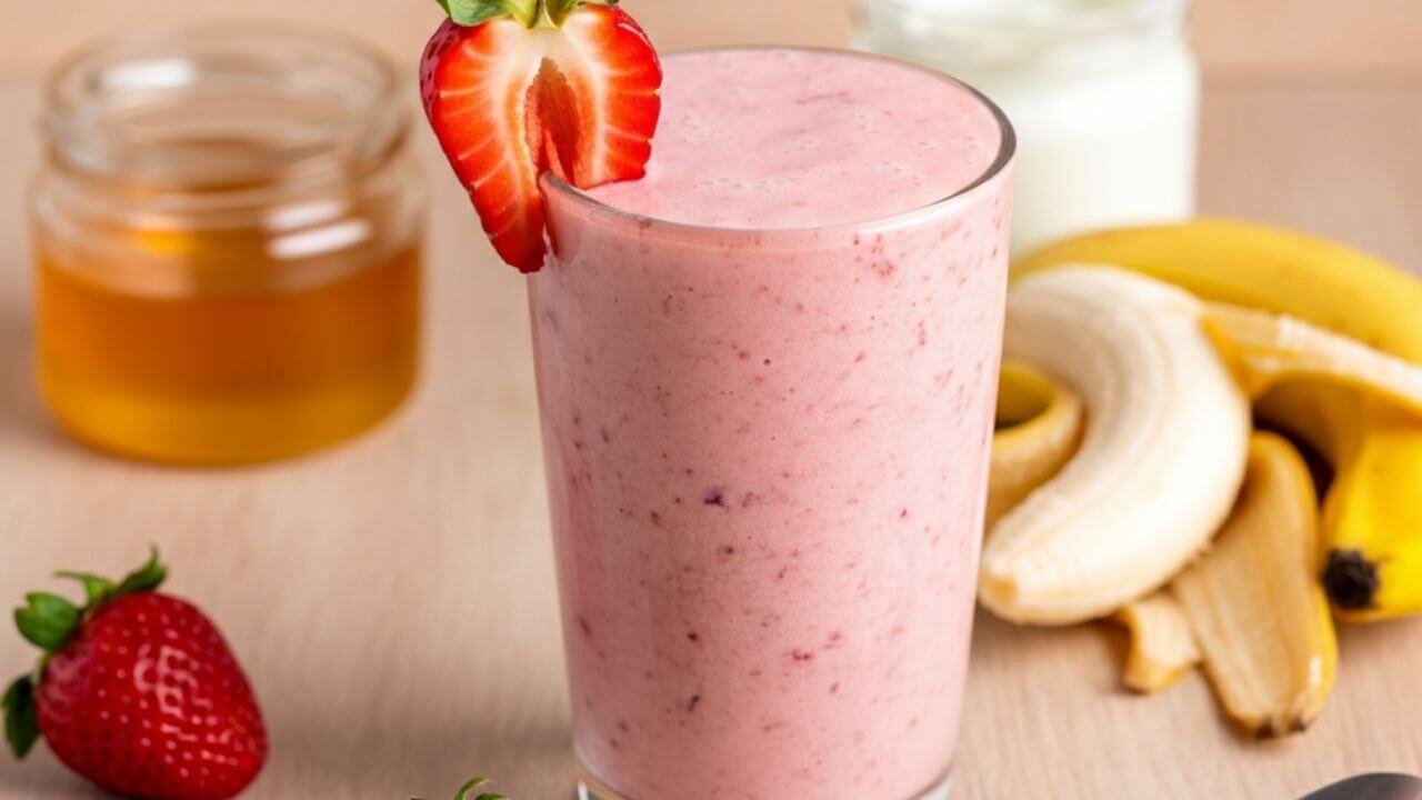 Top 12 Berry Smoothies Perfect for Spring