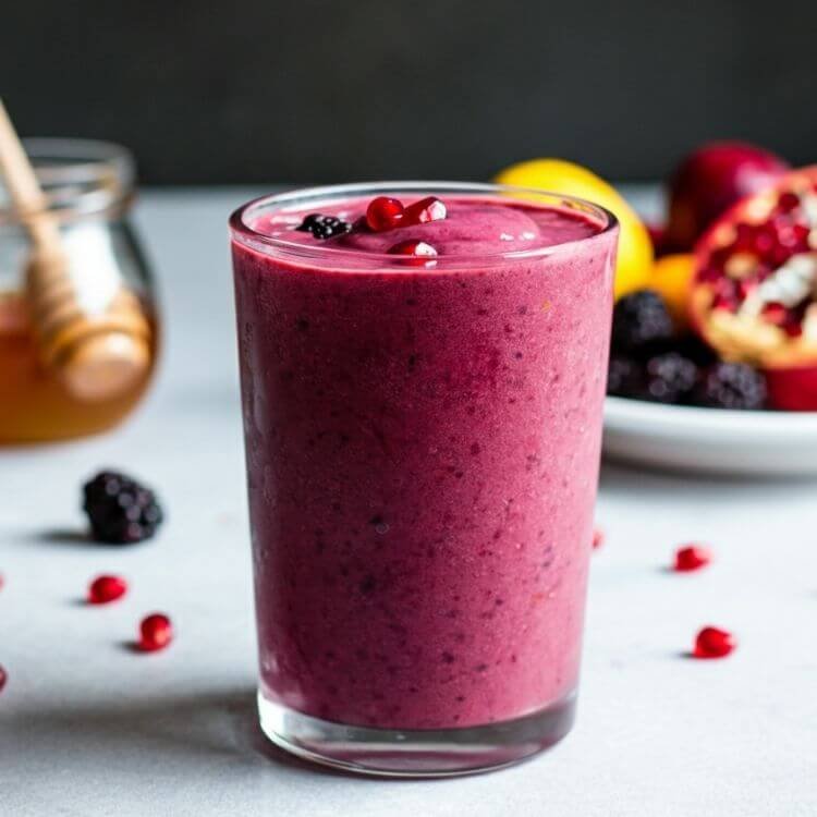 Berry-Pomegranate Blast Smoothie