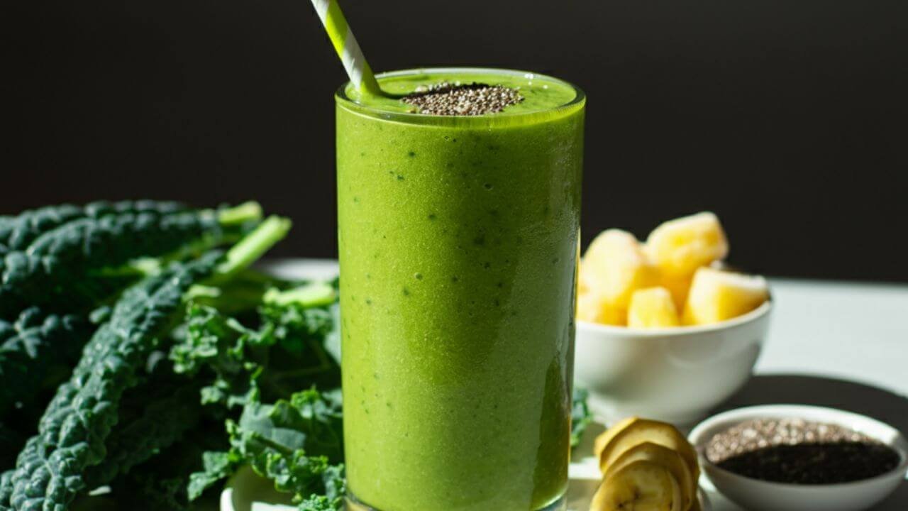 Kale Pineapple Detox Smoothie