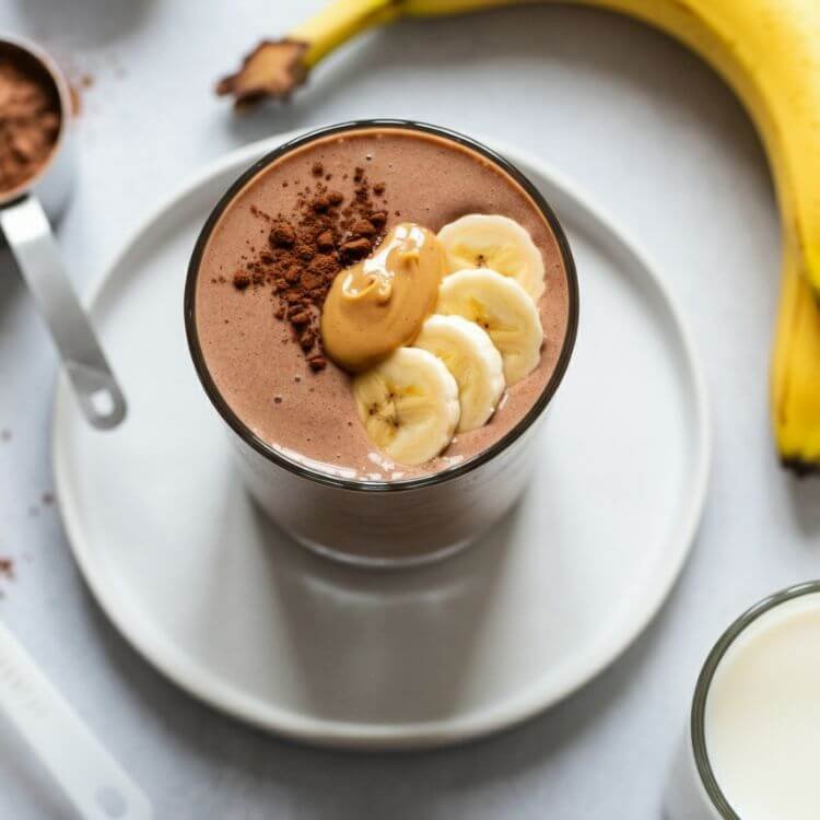 Chocolate Peanut Butter Protein Blast (280 calories)